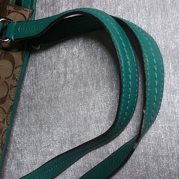 Sold Coach Park signature Carrie tote jacquard print with green leather trim - Picture 3 of 10